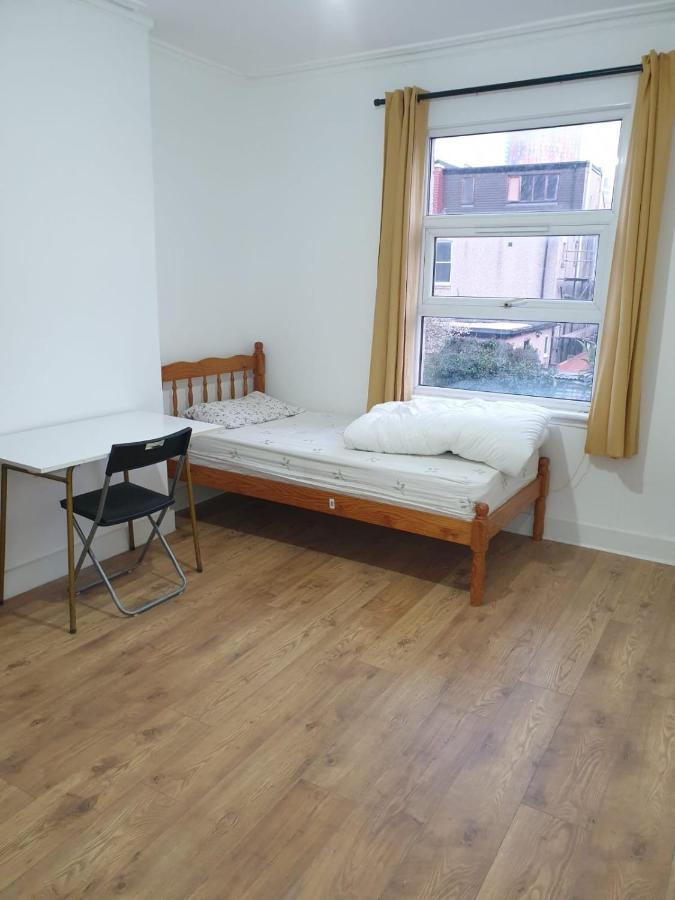 Burney Tomar House Apartamento Croydon Exterior foto
