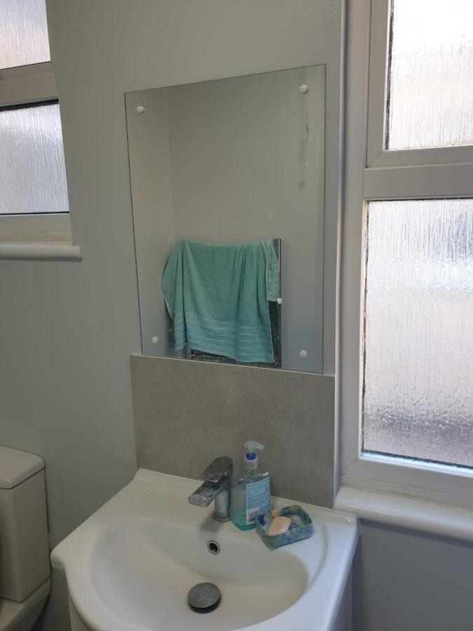 Burney Tomar House Apartamento Croydon Exterior foto