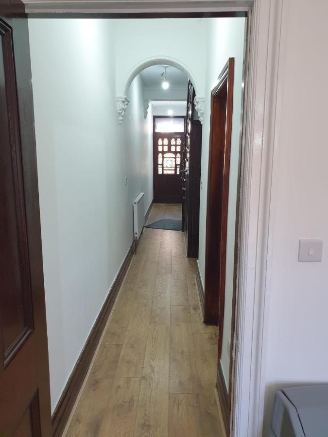 Burney Tomar House Apartamento Croydon Exterior foto