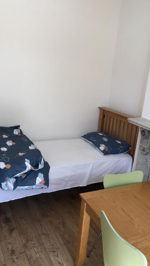 Burney Tomar House Apartamento Croydon Exterior foto